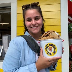 Meet your Posher, Danielle